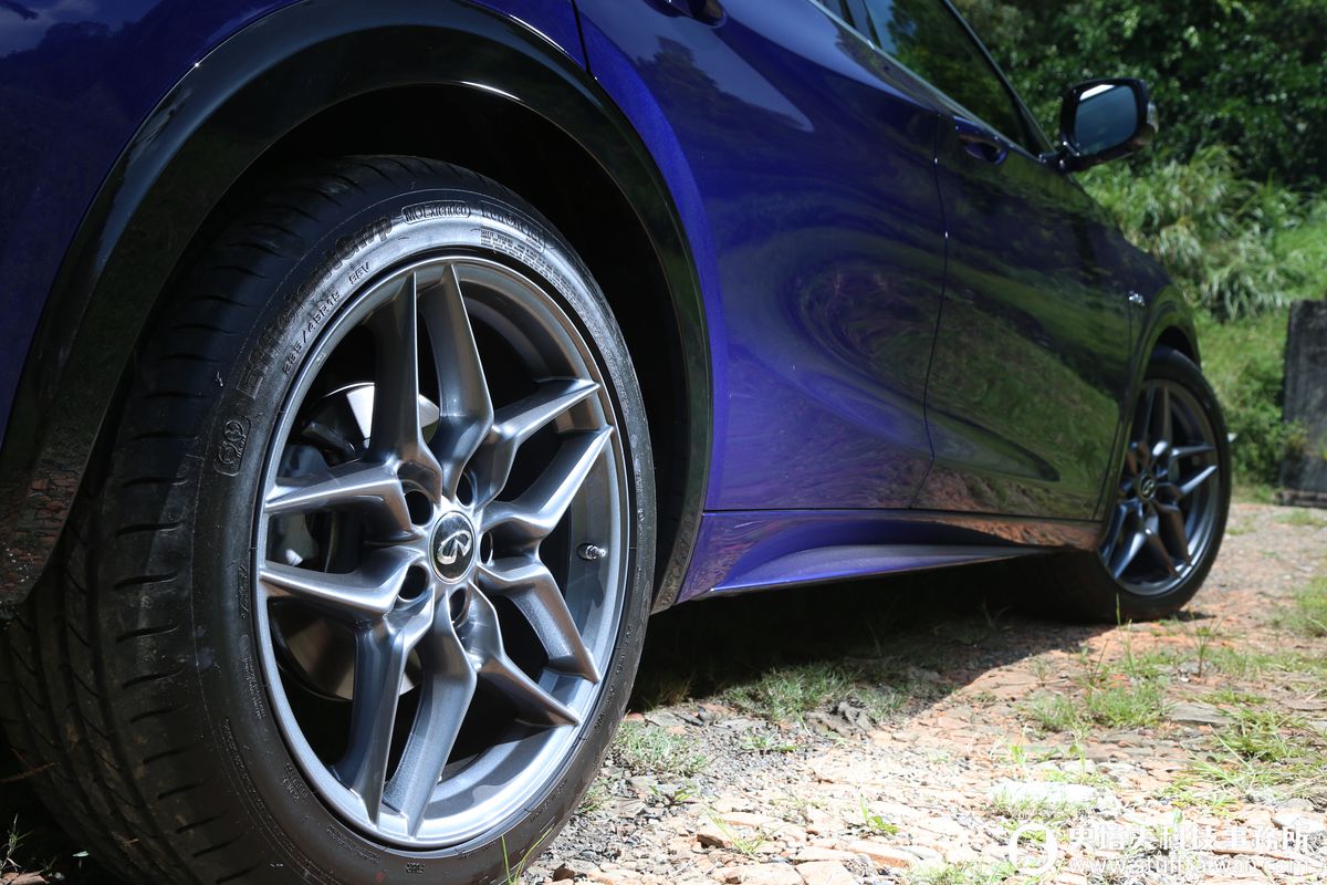 INFINITI Q30試駕 正港東洋賓士!