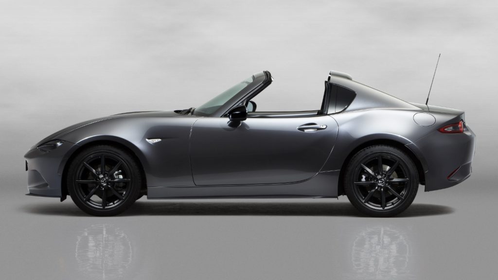 MAZDA MX-5 RF硬頂敞篷車款以獨特的「Fastback」車尾構型備受車壇注目 (1280x720)