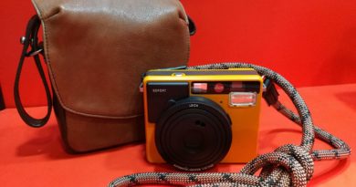 Leica Sofort、背帶及專用相機包