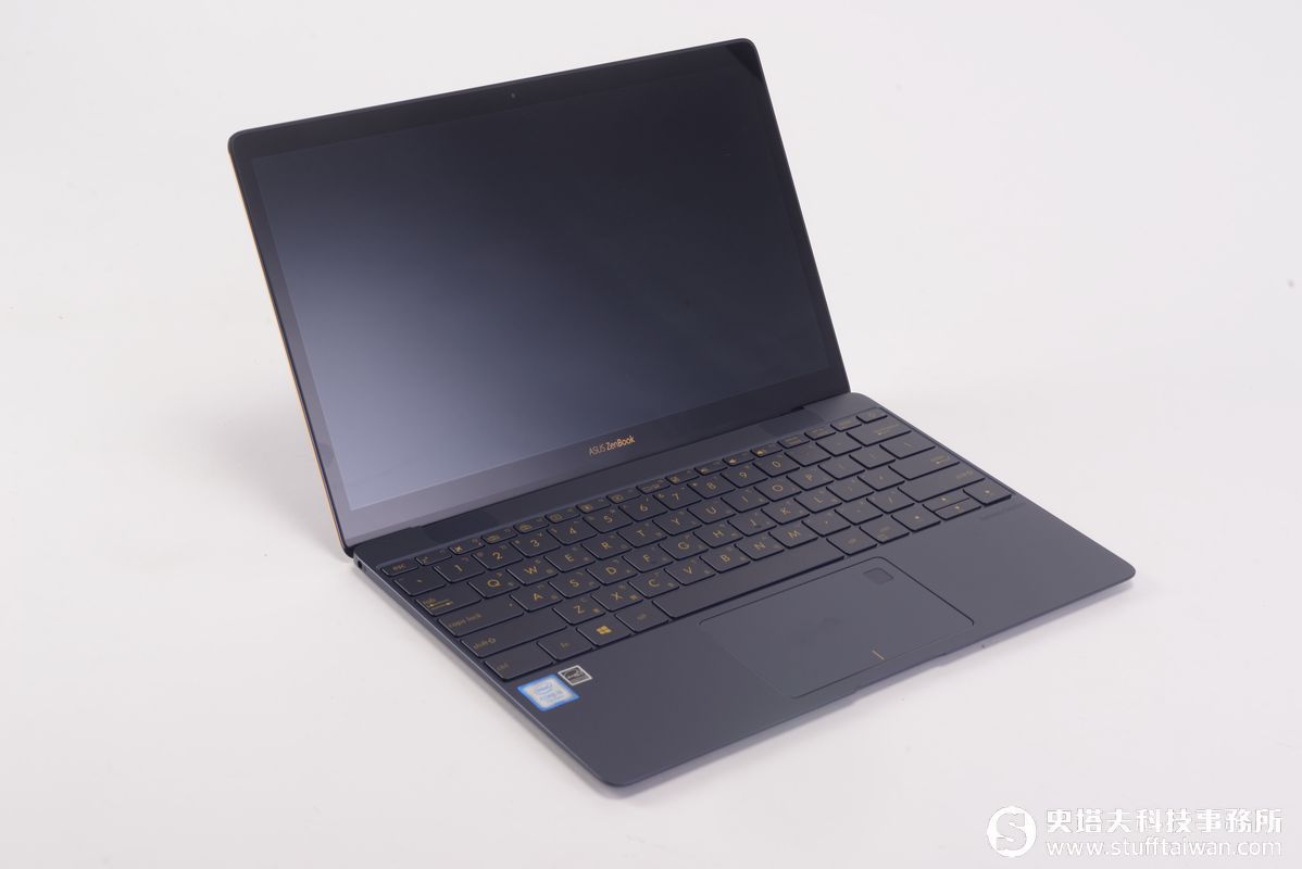 ASUS Zenbook 3 UX390評測：兼具時尚與質感的超薄筆電