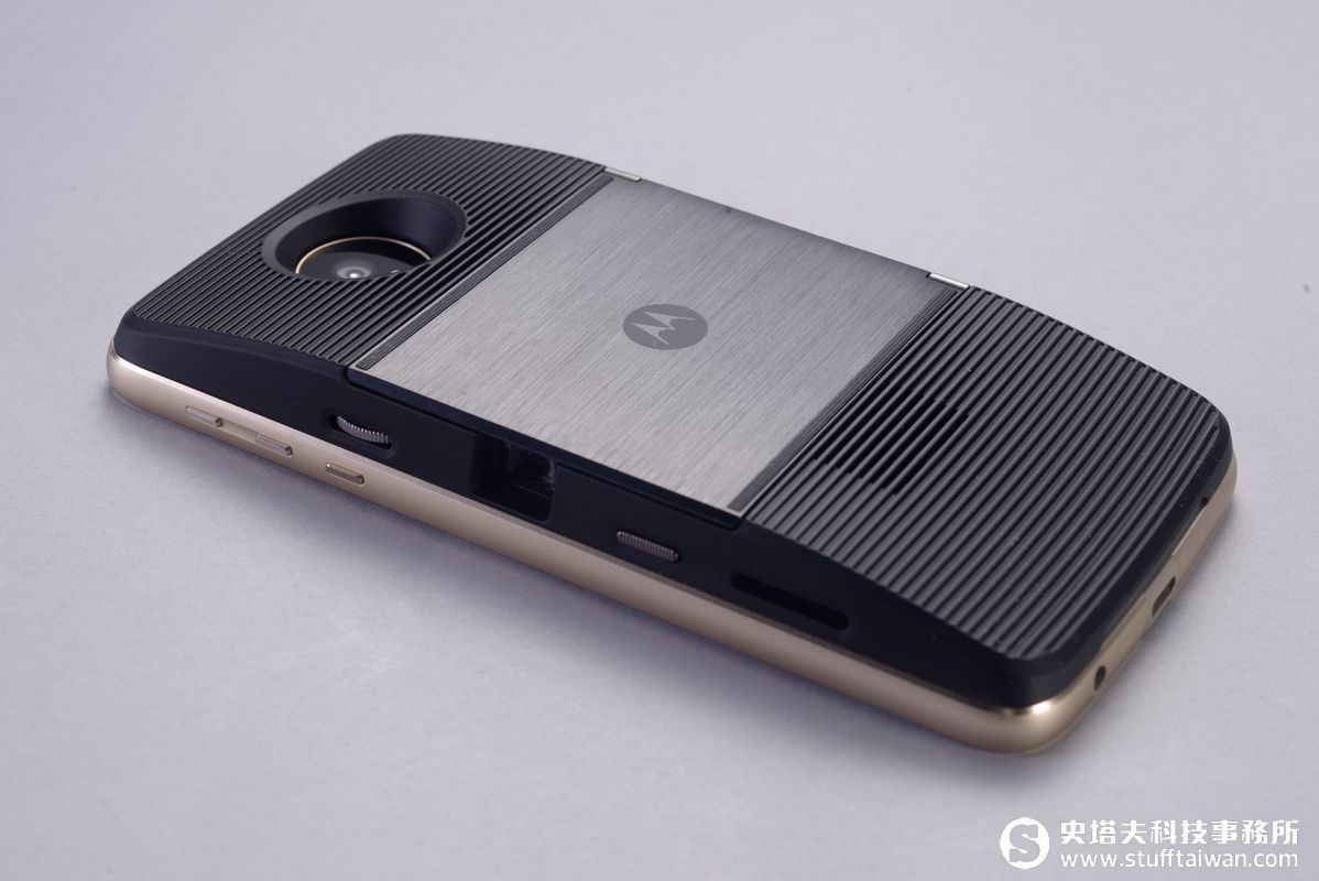 MOTO Z & Z Play測試：模組魔術 一秒變身