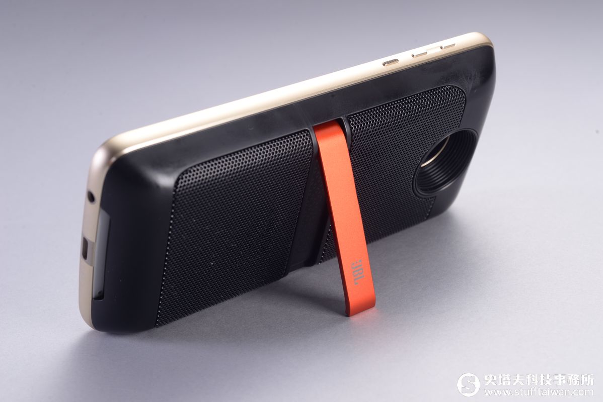 MOTO Z & Z Play測試：模組魔術 一秒變身