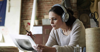 Bose QuietComfort 35降噪耳機情境照