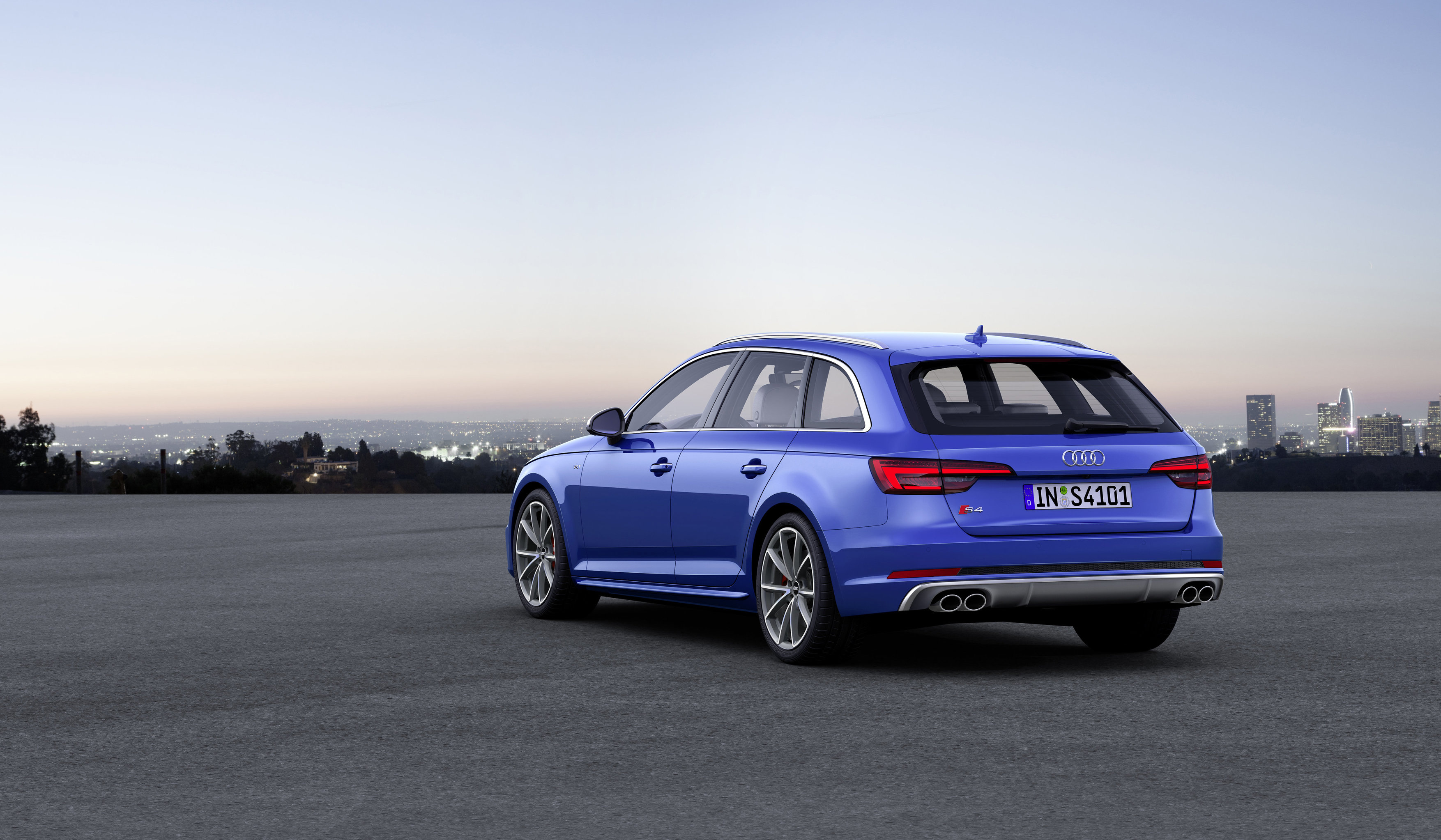 台灣奧迪2017全新出發！Audi S4/S4 Avant 339萬元起登場