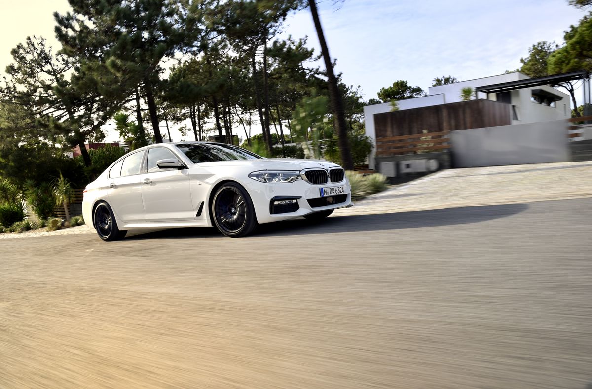 少年董仔該換車了！第七代BMW全新大5系列霸氣登場