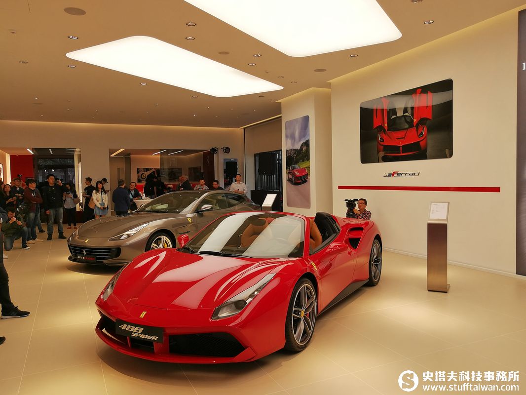 依照義大利原廠最高CI規格打造：Ferrari法拉利臺中展示中心直擊