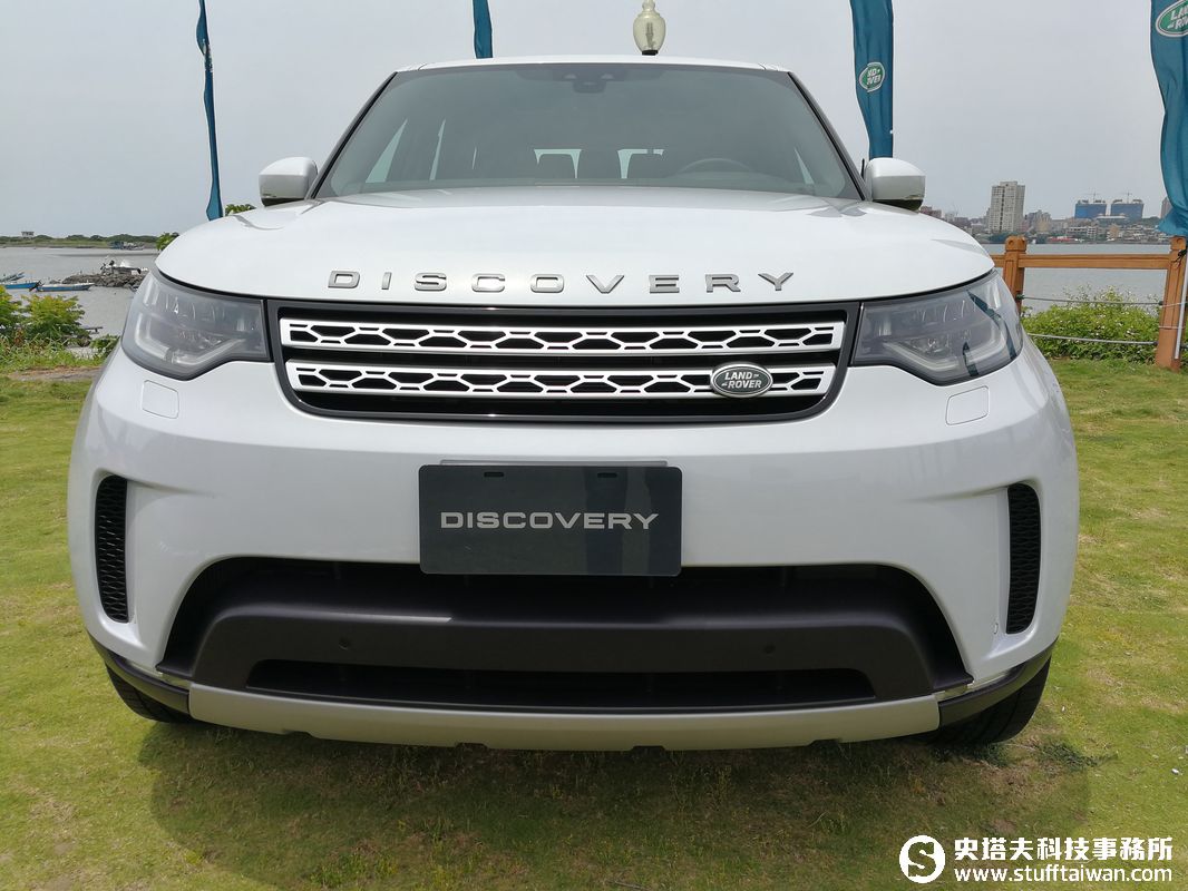 新世代地形駕馭王搶先看！LAND ROVER Discovery建議售價NT$349萬元起
