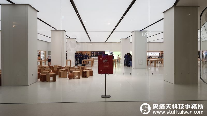 現場直擊台灣第一家Apple直營店長怎樣！準備迎接7/1正式開幕