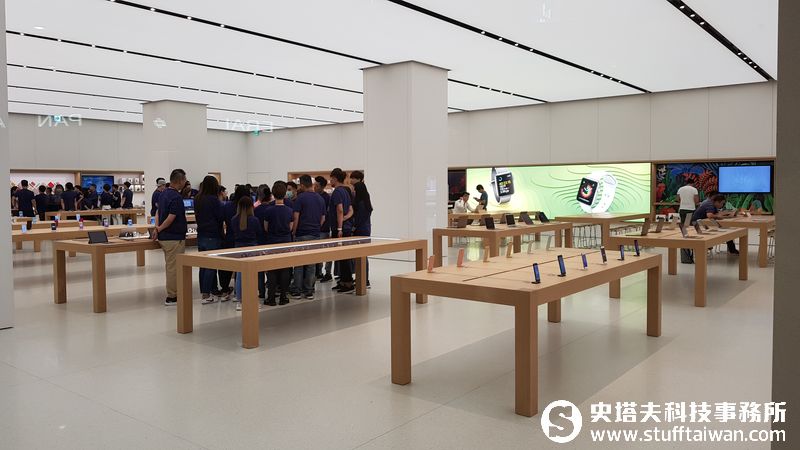 現場直擊台灣第一家Apple直營店長怎樣！準備迎接7/1正式開幕