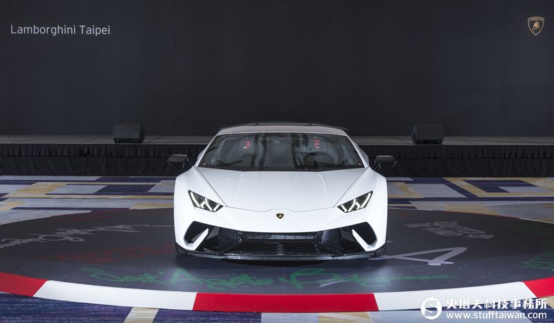 最速量產超跑！Lamborghini Huracán Performante馳行登台