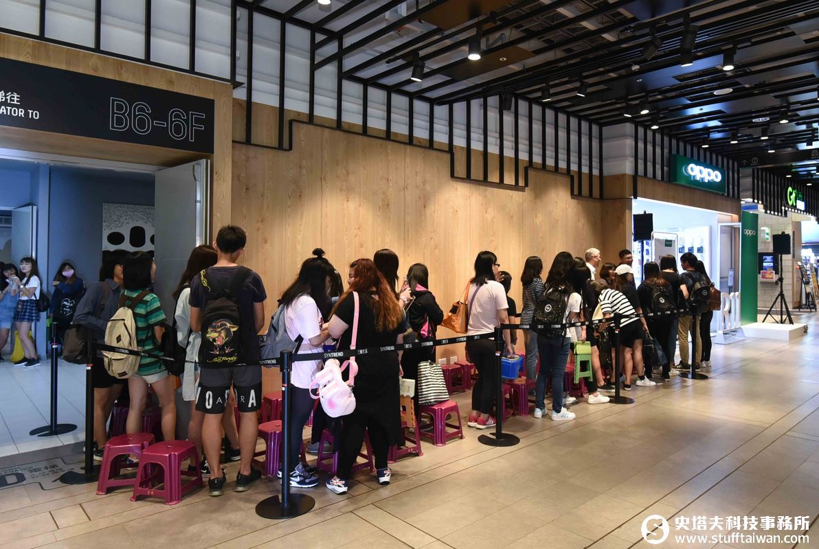 OPPO展現品牌魅力！R11搶先交機O粉排滿滿