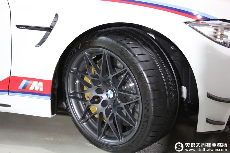 1/200限量賽車BMW M4 DTM Champion Edition 立馬就能開上賽道！