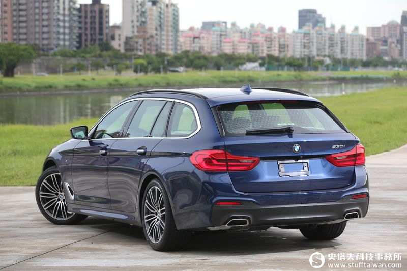 BMW 530i Touring M Sport試駕：開帥也開快