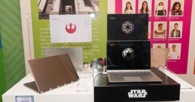 Lenovo Yoga 920展示台