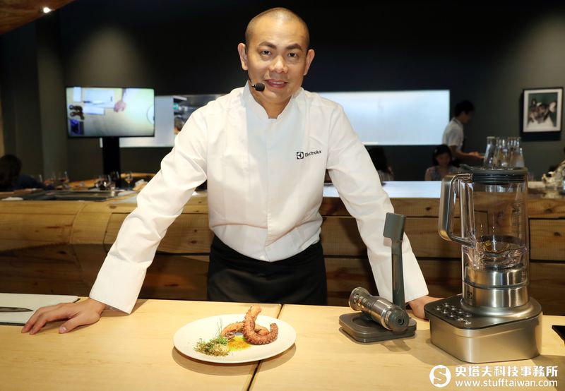 重心移回台灣的米其林主廚 台北餐廳RAW用什麼廚具做出星級料理？