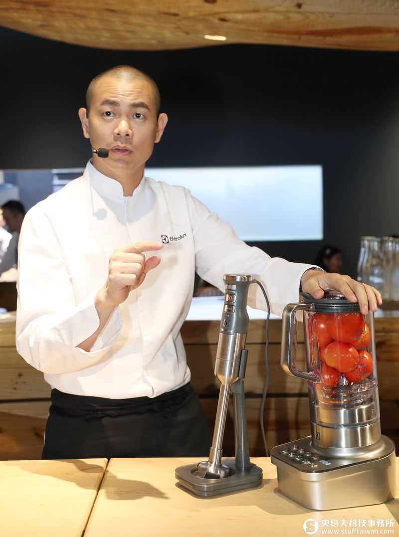 重心移回台灣的米其林主廚 台北餐廳RAW用什麼廚具做出星級料理？