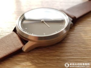 這智慧錶還真好看！第三代Garmin vívomove HR指針腕錶時尚滿點