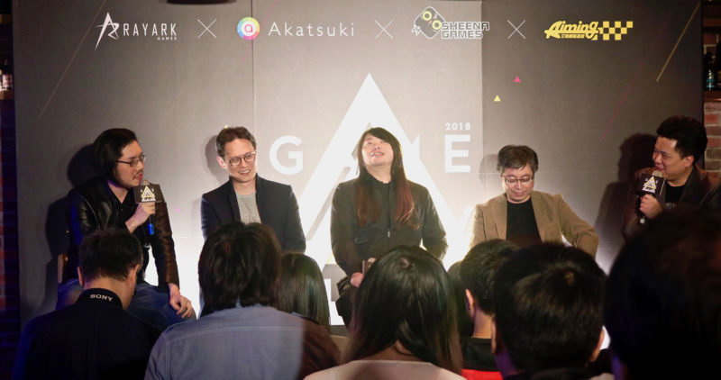 左起雷亞遊戲執行長游名揚、曉數碼遊戲總監陳韋州、希娜科藝執行長吳以尋、日商艾鳴副總張銘光、「Game Dev Night 遊戲開發之夜」主持人魏傳耕