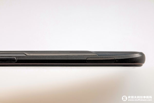 從細節堆積出價值 ROG Phone叛客外表下的設計品味 – 史塔夫科技事務所