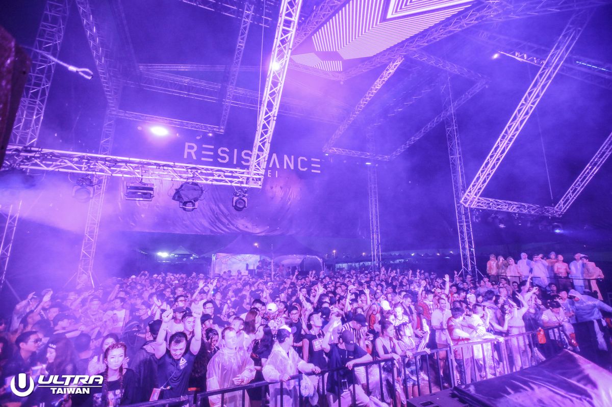 雨彈澆不熄熱情！全面升級的ULTRA Taiwan 2018電音子民跟著重拍律動