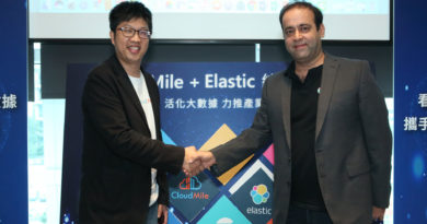 CloudMile創辦人暨執行長劉永信，與Elastic亞太區合作夥伴資深總監Pankaj Khushani