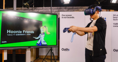 Yahoo TV虛擬偶像製作人許朝欽示範操作虎妮