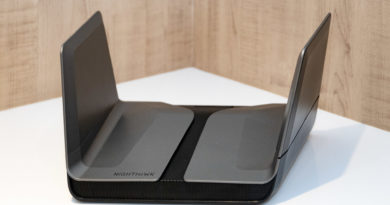 Netgear Nighthawk AX8路由器