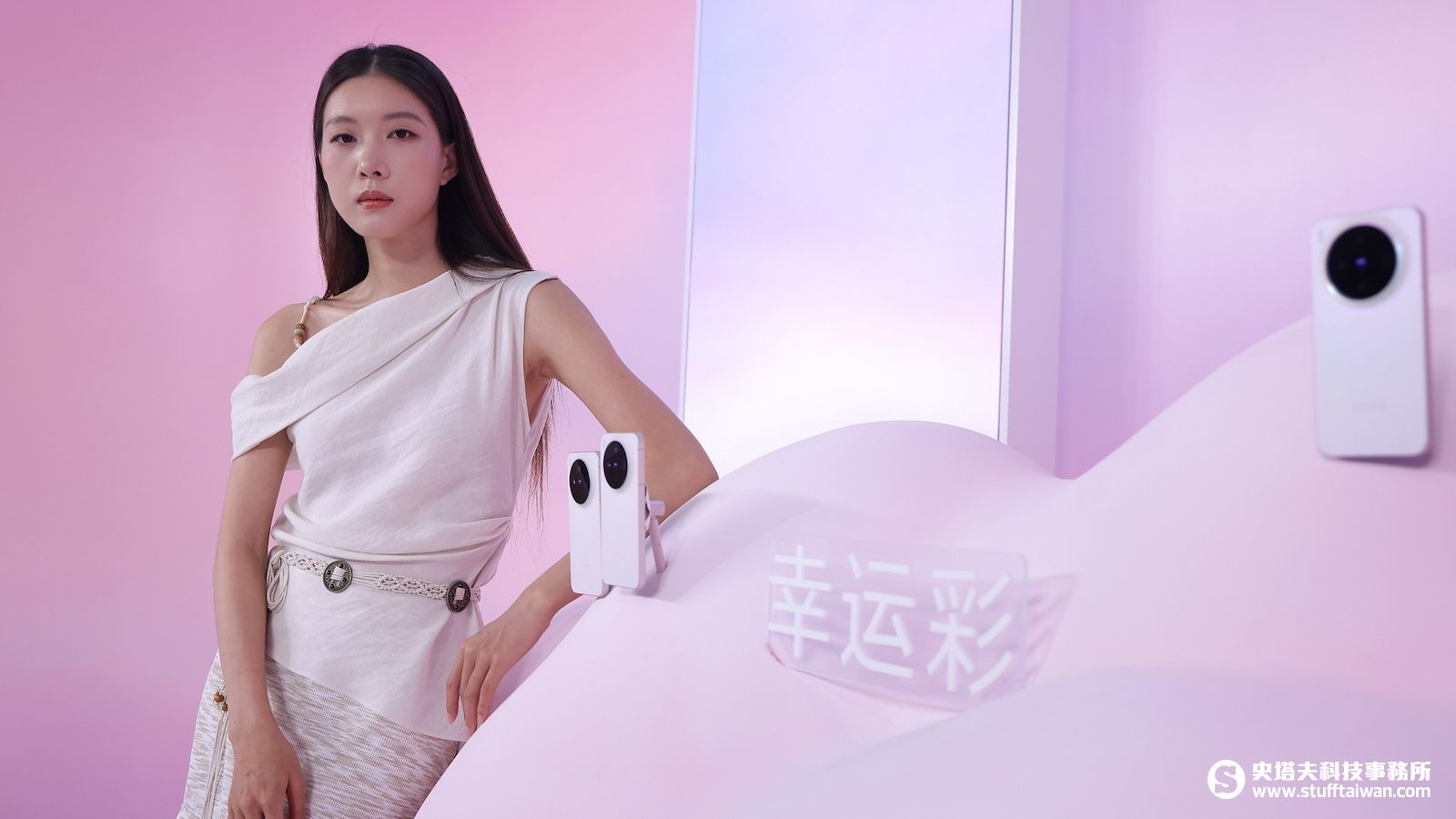 vivo X300系列：蔡司2億APO超級長焦領航AI影像，台灣月底發表！