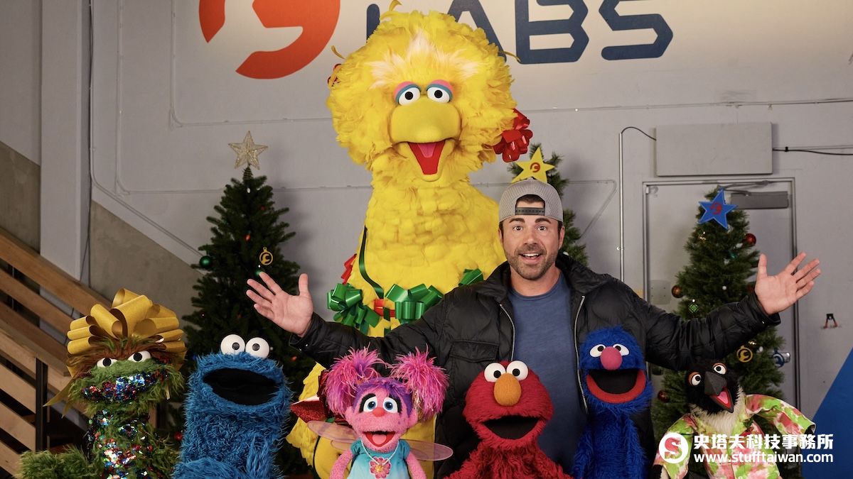 NASA工程師來了！Netflix聖誕特輯《艾蒙與馬克羅伯：快樂禮物節》艾蒙帶你DIY學科學！