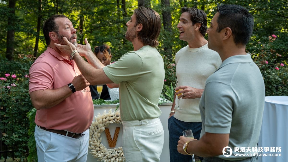 Netflix 爆笑新劇《放飛吧伯特》派對浪子為愛女「穿上衣服」進軍比佛利名校