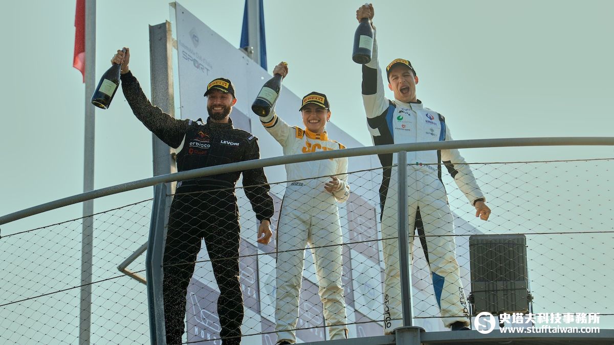 挑戰生死時速！Netflix賽車影集《極速山谷》：落魄傳奇搭檔熱血車手，重返義大利GT錦標賽奪回榮耀