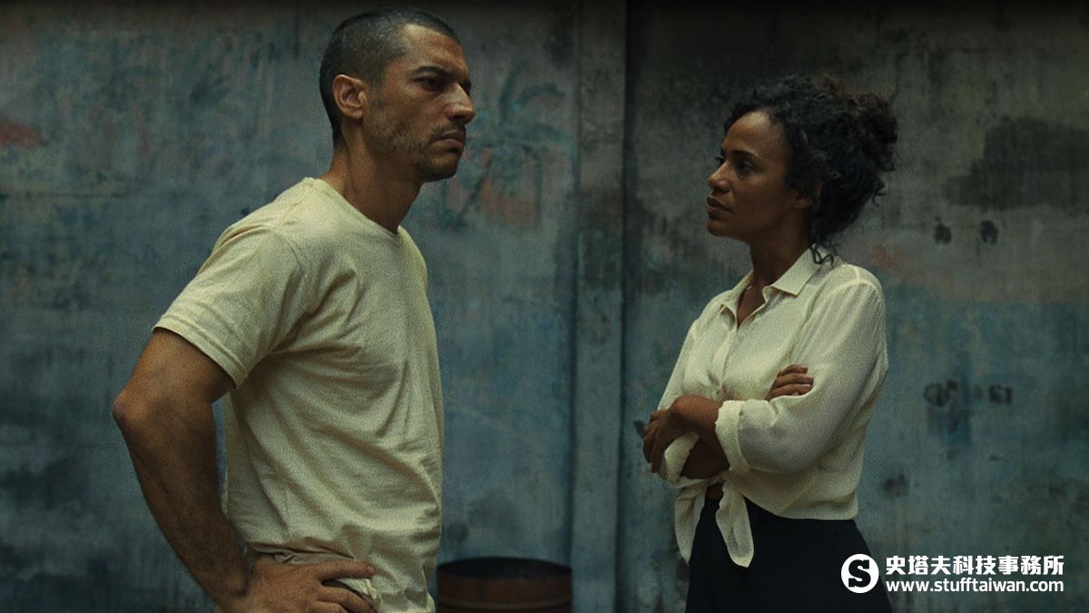 全城陷入「全體動員」！Netflix《驚城之亂》：幫派女王聯手犯罪天才少女