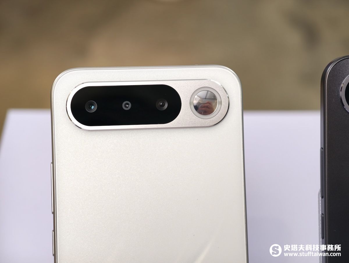 ⬆️realme 16 5G 月霜白