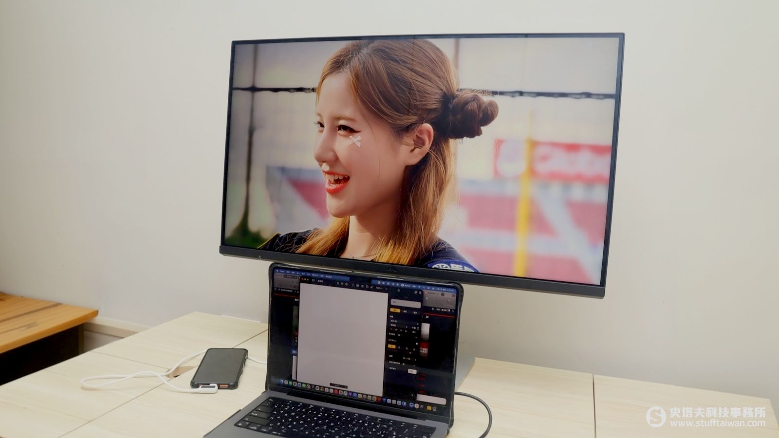 BenQ MA320UG實測：終結MacBook外接螢幕的「違和感」的首選